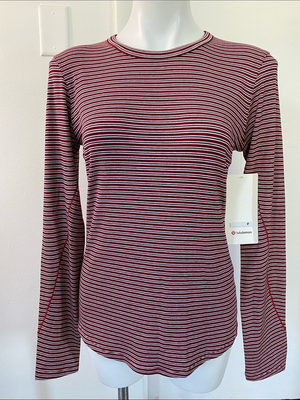 Lululemon - Hold Tight Long Sleeve - Size 12 - NWT - Picture 2 of 8